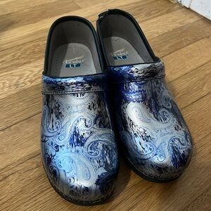 Dansko LT Pro Clogs